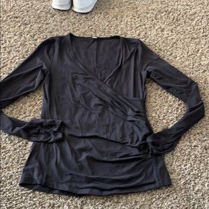 Lululemon Long sleeve v neck sz8